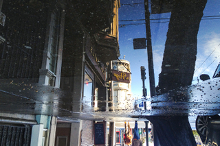 Illustration for article titled San Francisco's Sights Reflected Upside-Down In Perfectly Clear Puddles
